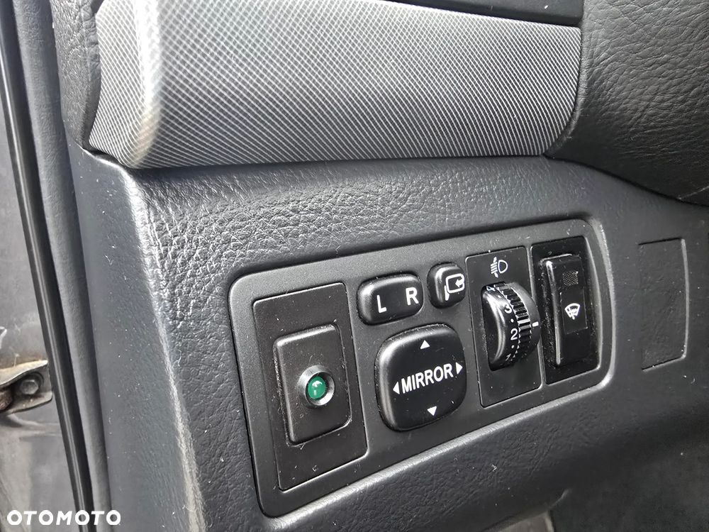 Toyota Avensis 1.8 VVT-i Combi - 25