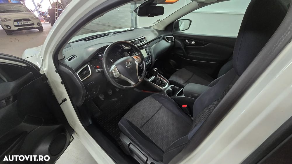 Nissan Qashqai 1.5 DCI Start/Stop N-Connecta - 8