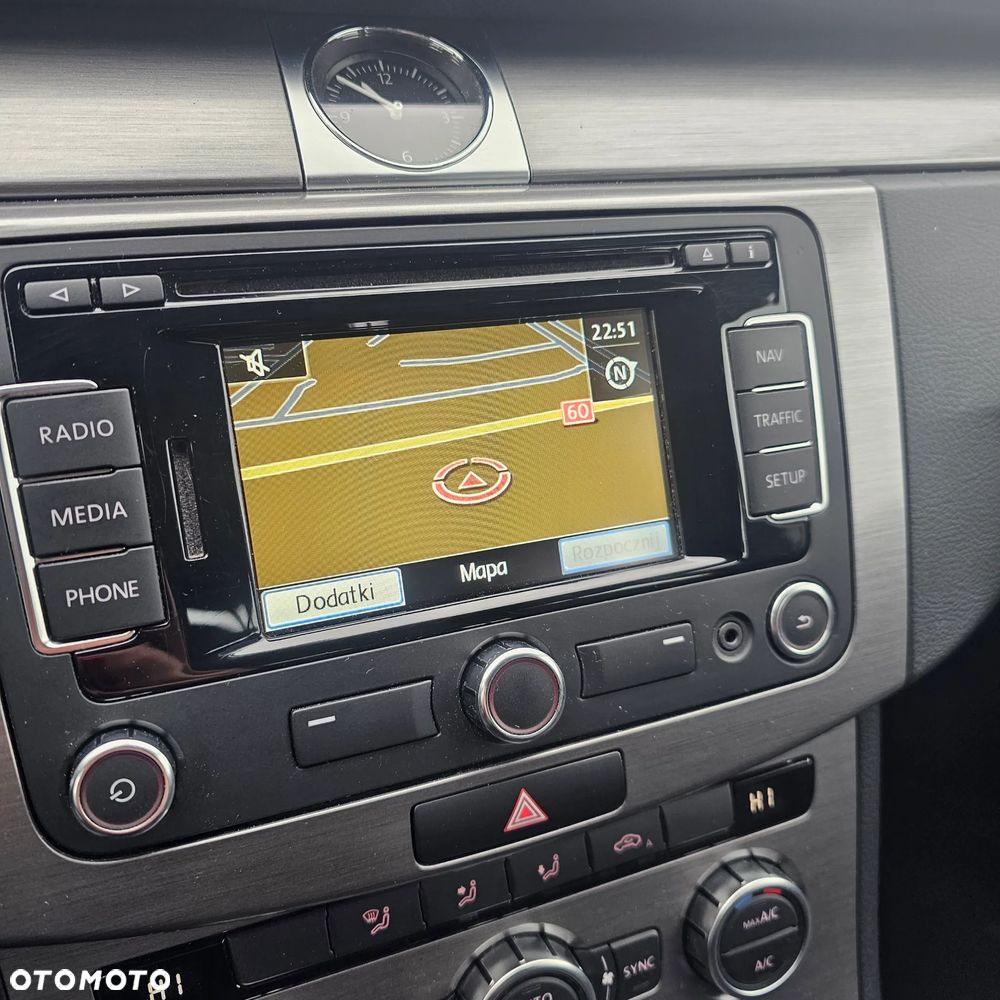 Volkswagen Passat - 28