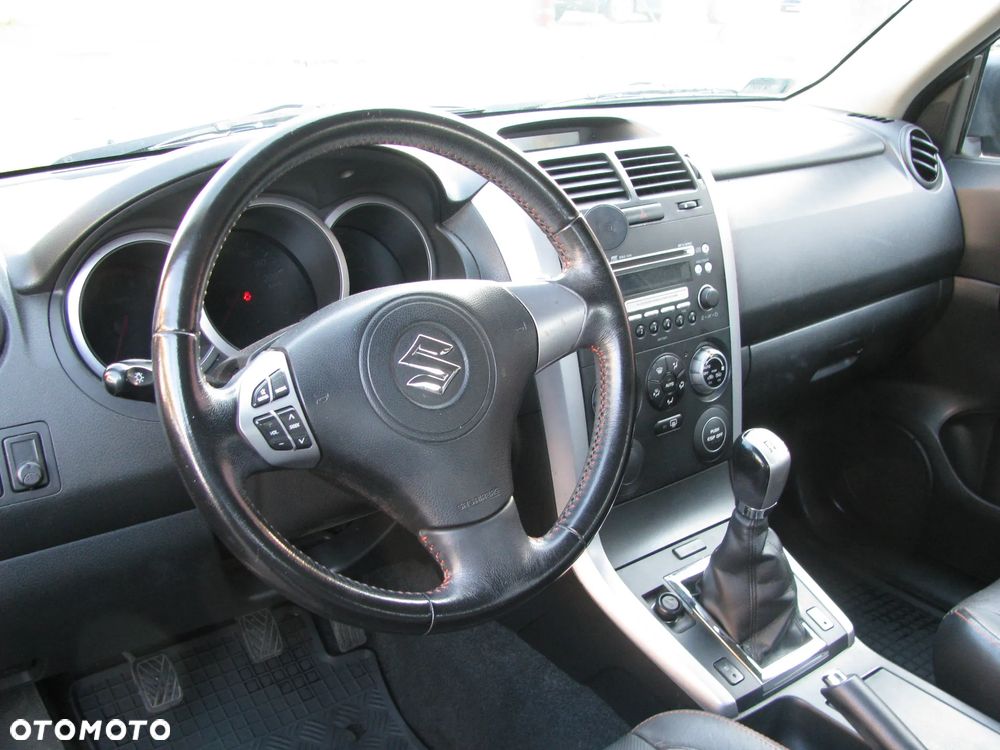 Suzuki Grand Vitara 1.6 Club - 3