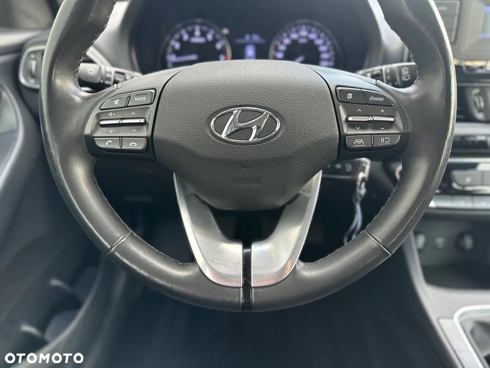 Hyundai i30 1.5 DPI Classic + - 25
