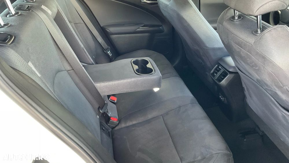 Lexus UX 250h Business Edition - 23