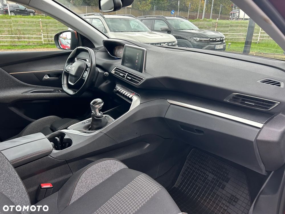 Peugeot 3008 1.5 BlueHDi Allure S&S - 16
