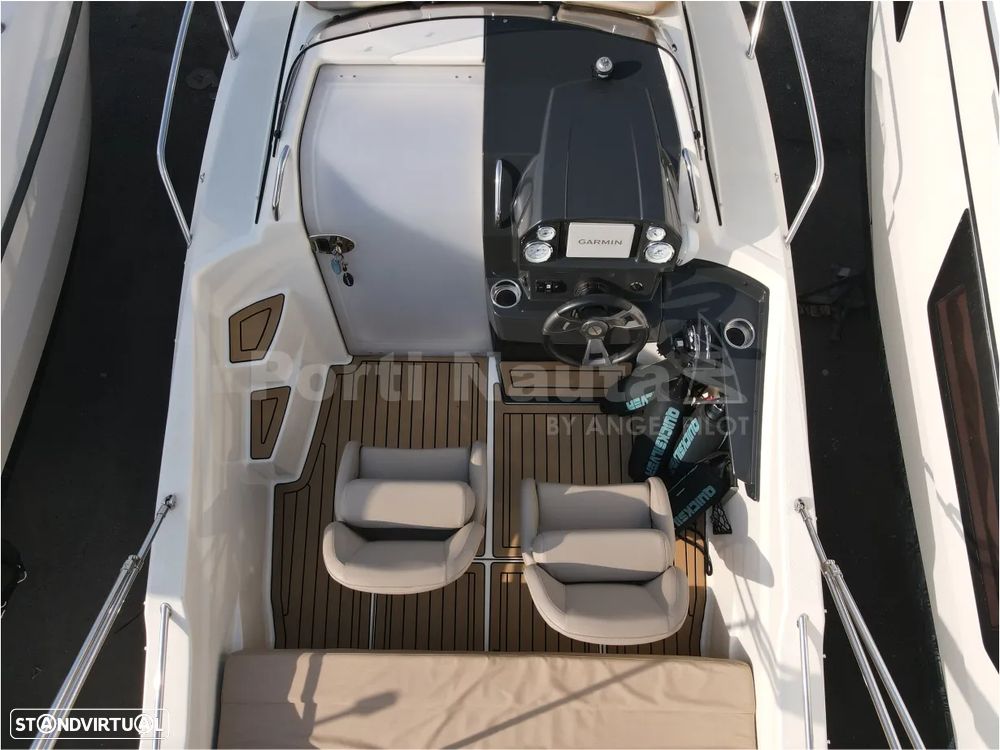 Quicksilver Activ 555 Cabin - 14