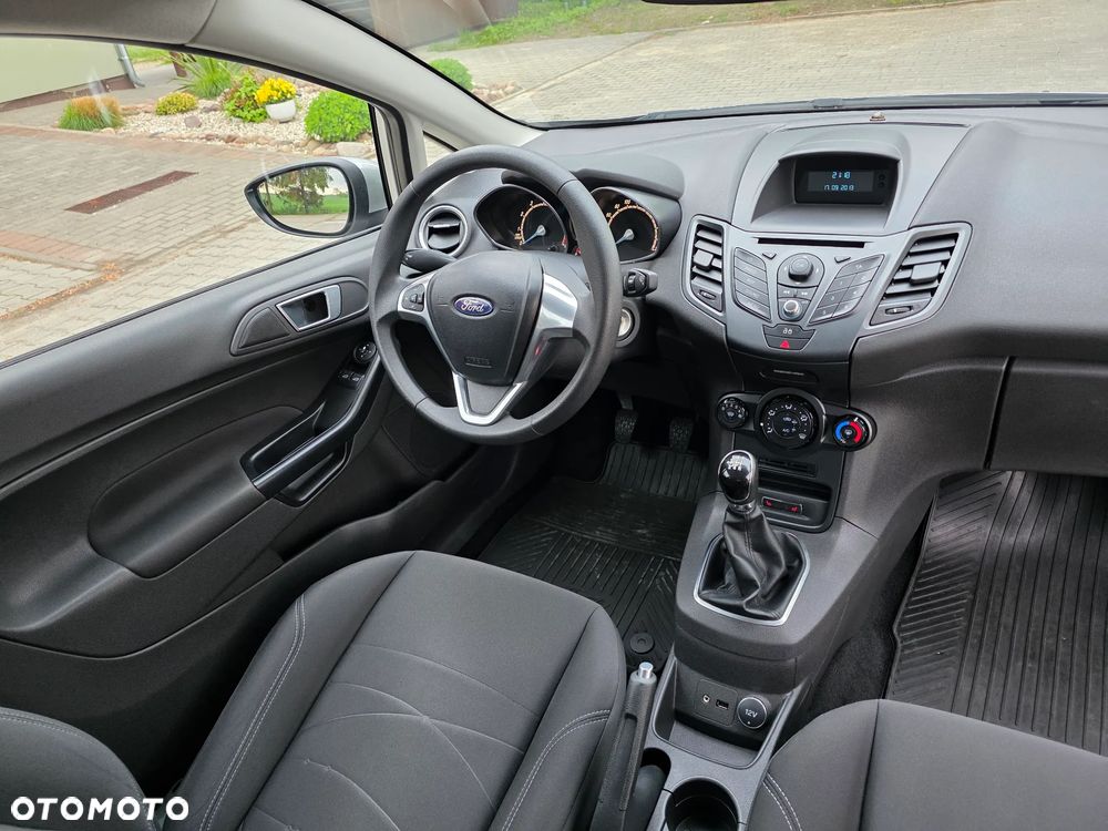 Ford Fiesta 1.0 Champions Edition - 12