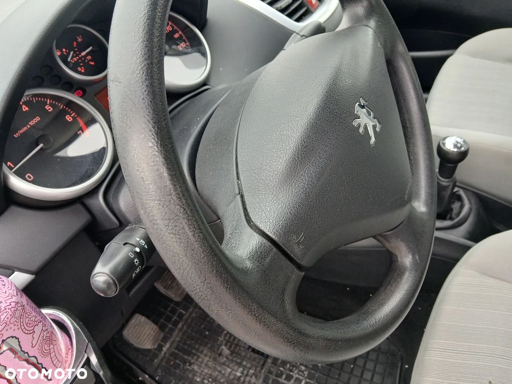 Peugeot 207 1.4 16V Presence - 13