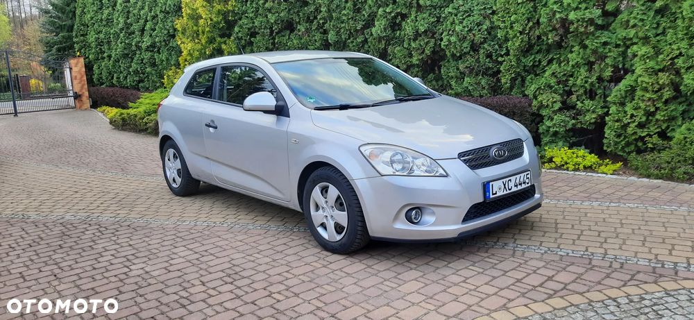 Kia Ceed - 13
