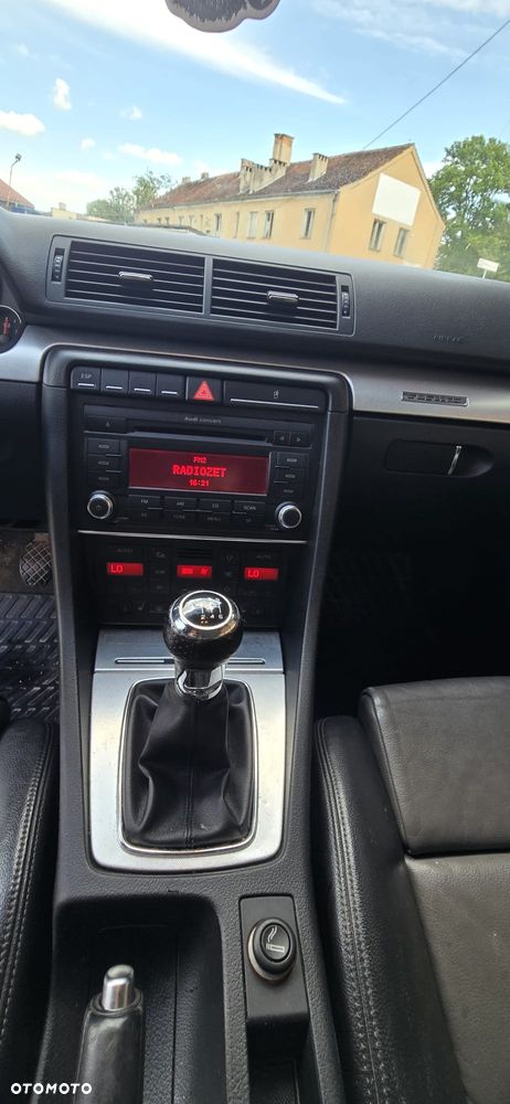 Audi A4 Avant 2.0 TDI DPF quattro - 9
