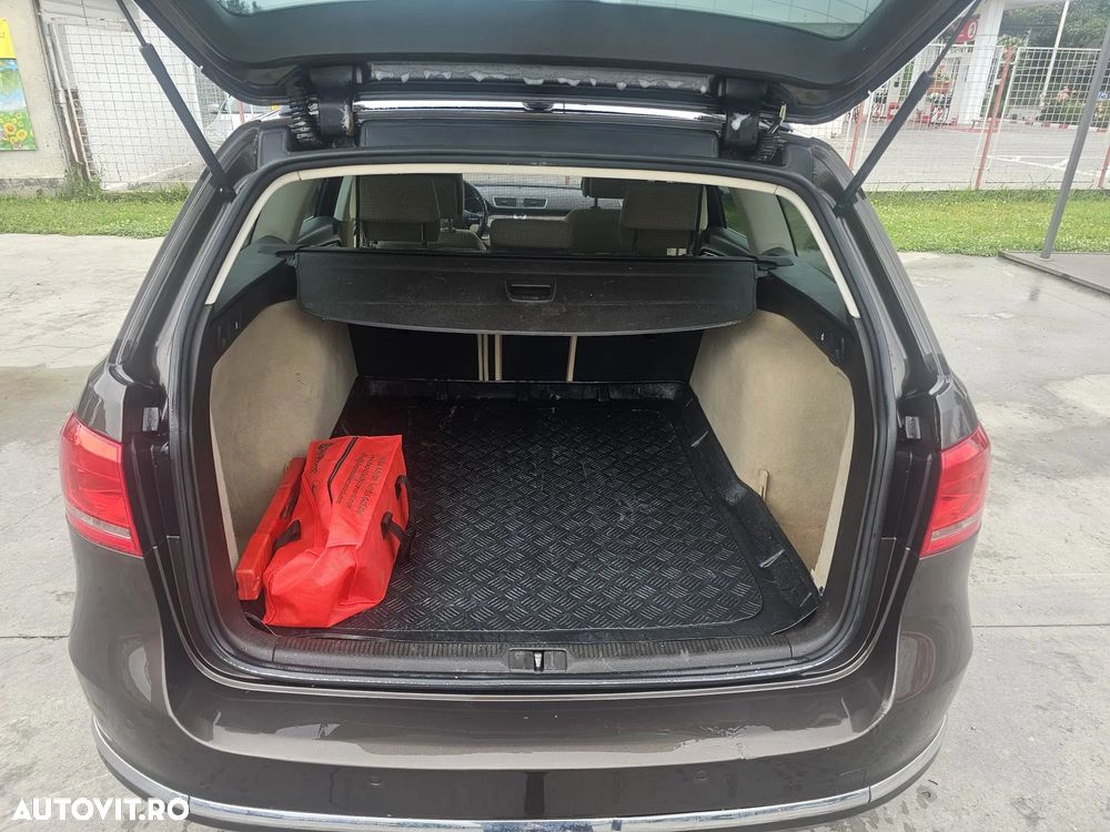 Volkswagen Passat 2.0 TDI BlueMotion Technology Comfortline DSG - 11