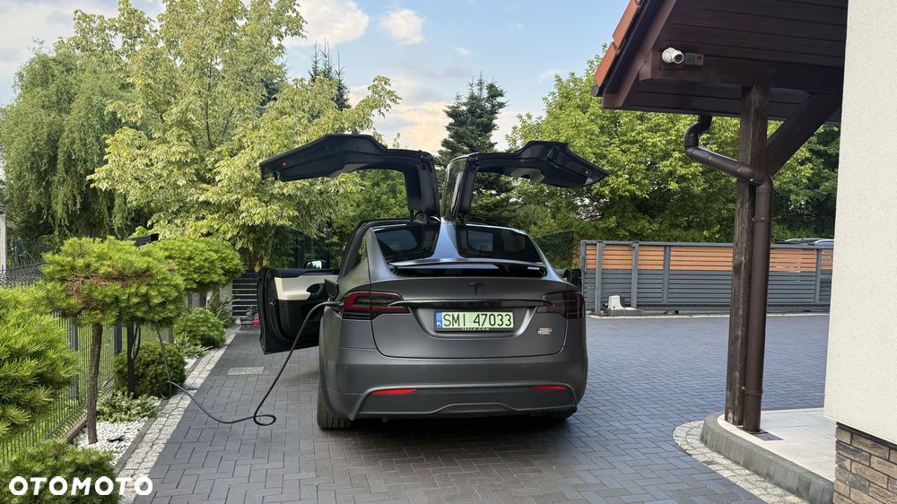 Tesla Model X Plaid - 9