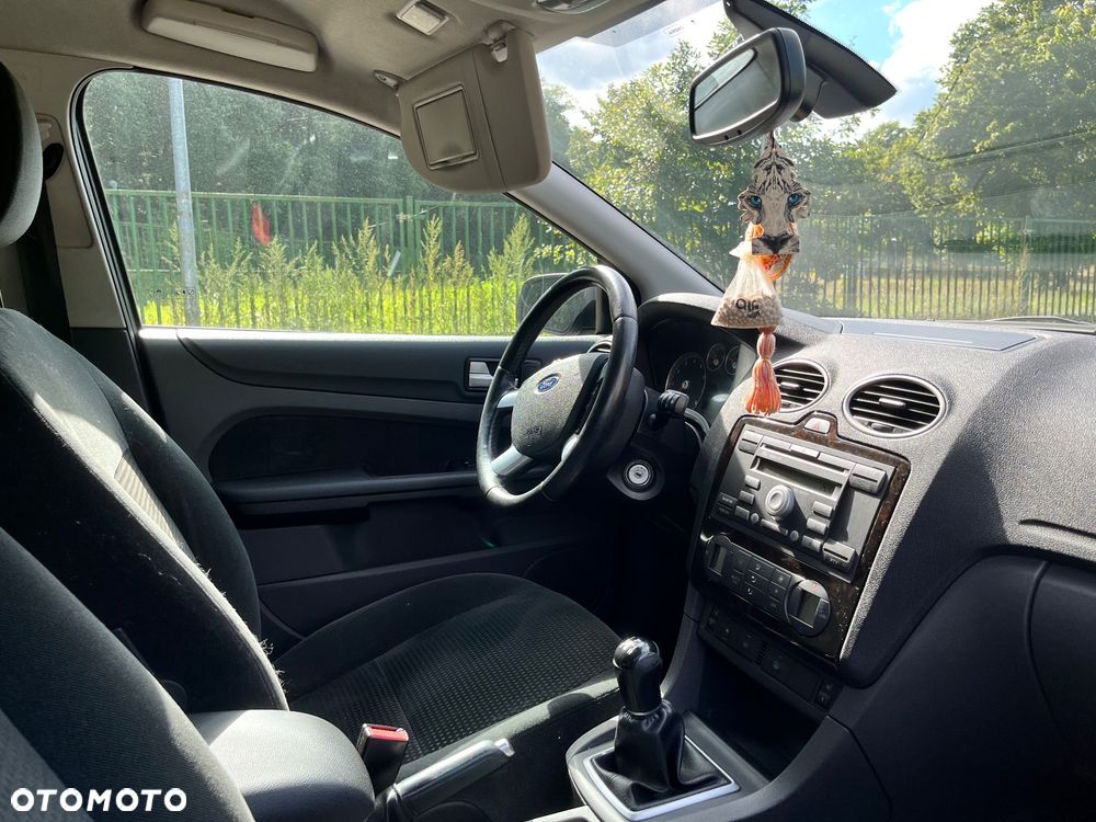 Ford Focus 1.6 16V Ghia - 7