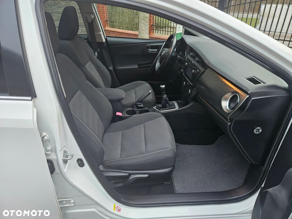 Toyota Auris - 28