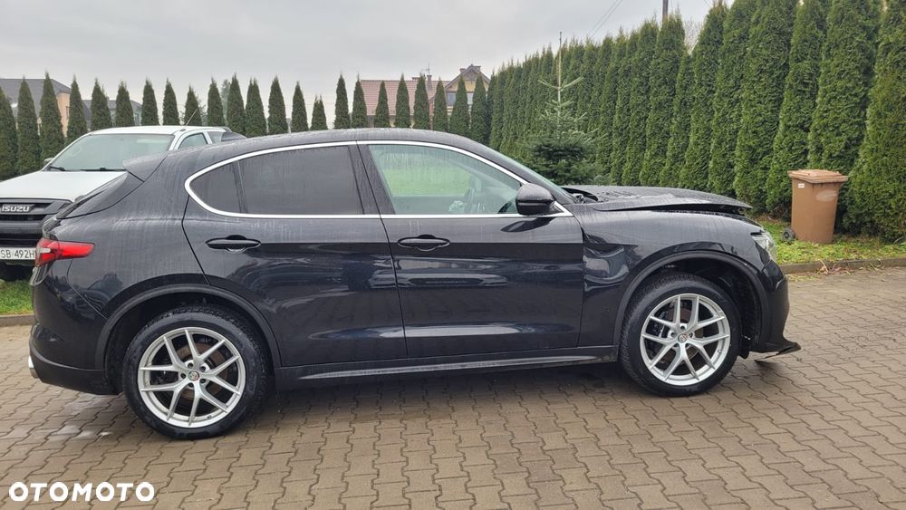 Alfa Romeo Stelvio 2.0 Turbo 16V AT8-Q4 Executive - 6