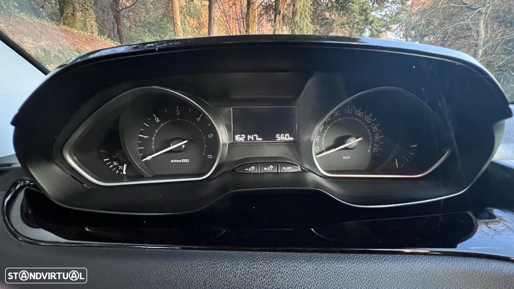 Peugeot 208 e-HDi 92 Stop&Start Style - 10