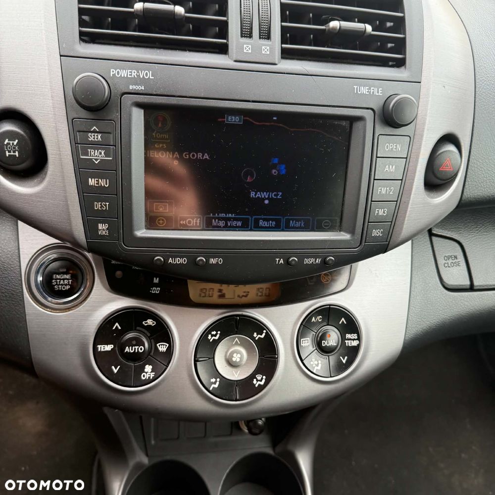 Toyota RAV4 - 16
