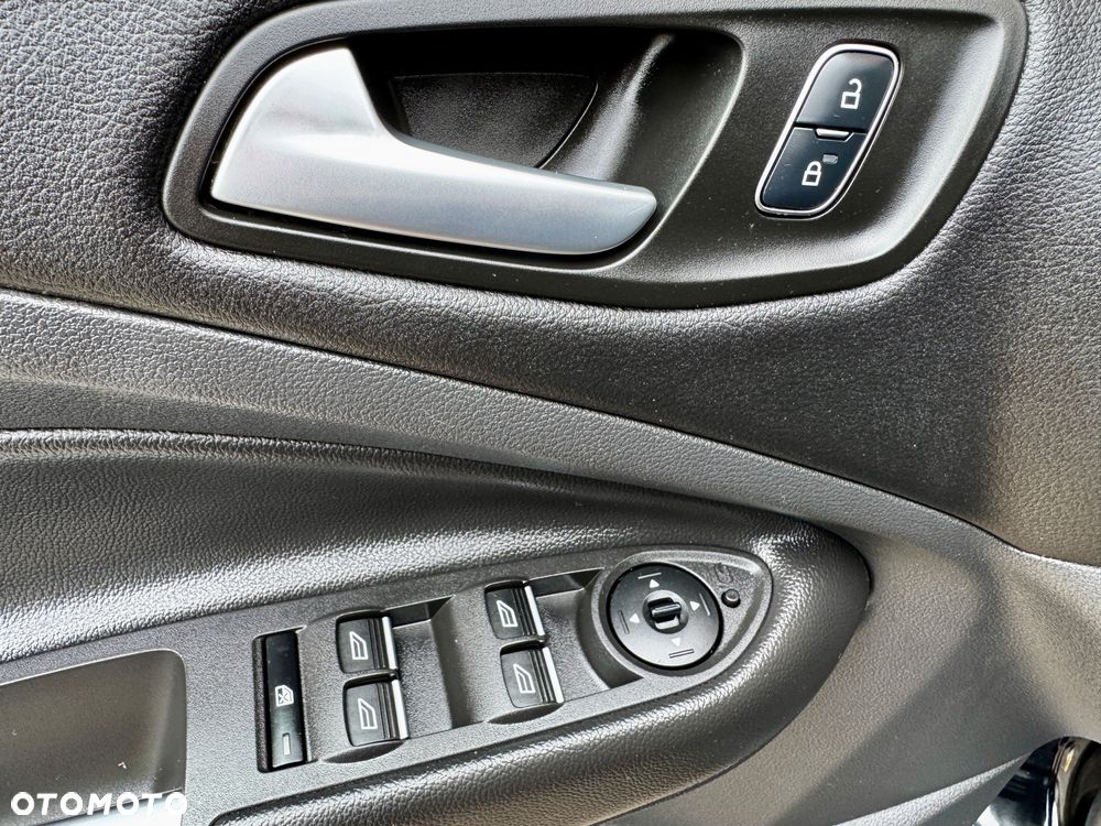 Ford Kuga - 13