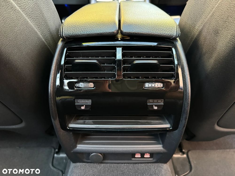 BMW Seria 5 518d mHEV - 10