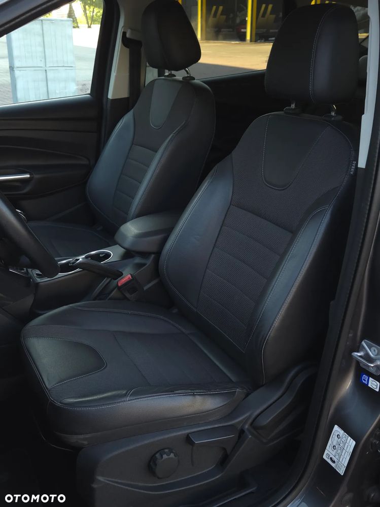 Ford Kuga 2.0 TDCi 4x2 Titanium - 15