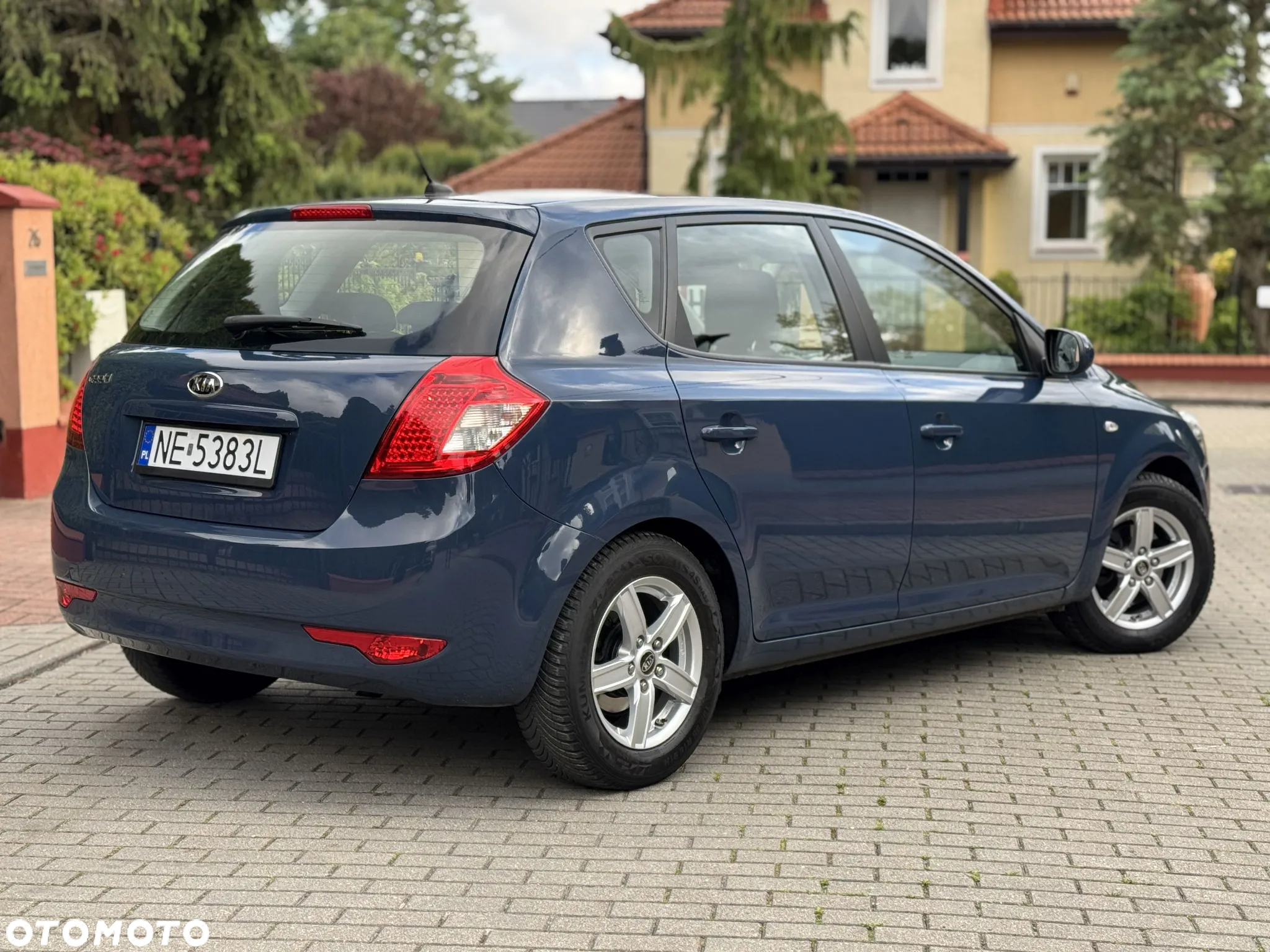 Kia Ceed - 12
