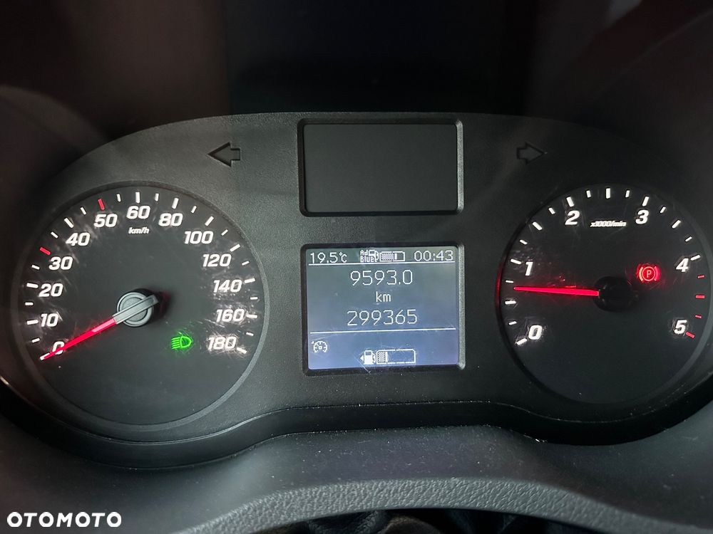 Mercedes-Benz Sprinter 319 - 15