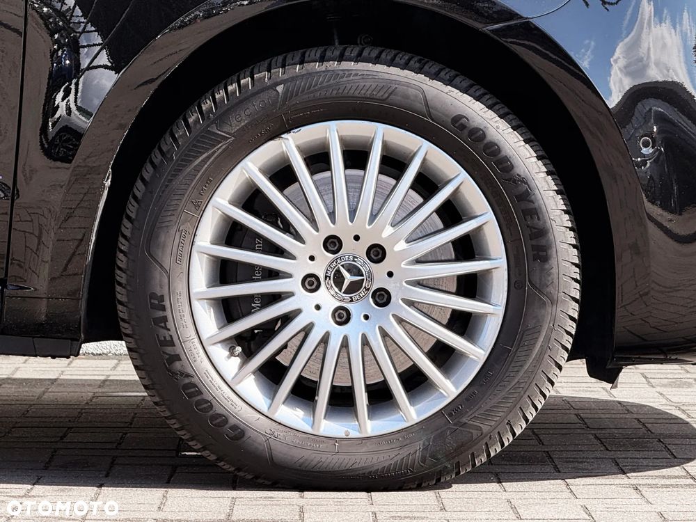 Mercedes-Benz Klasa V 300 d extralang 4Matic 9G-TRONIC Avantgarde - 15