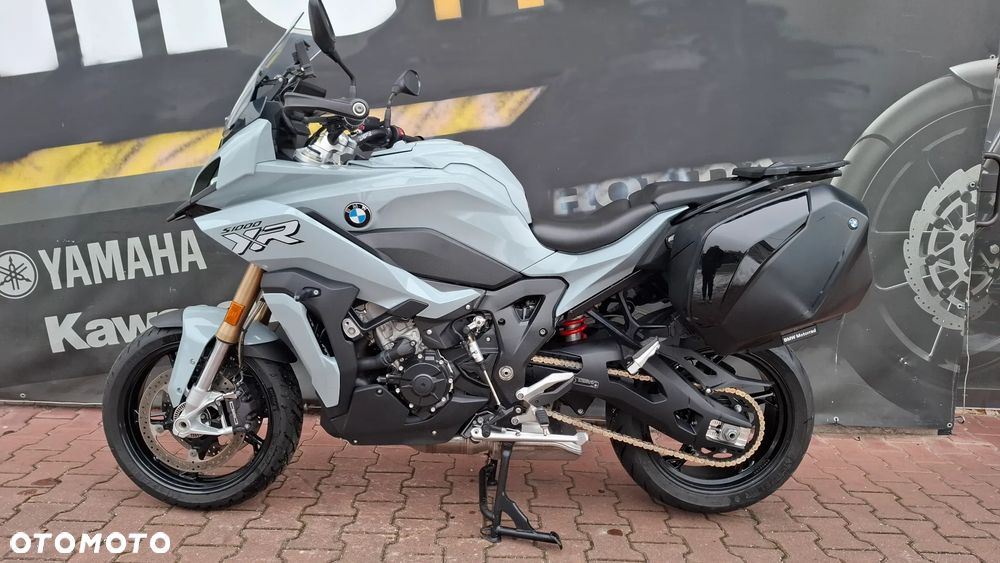 BMW S - 2