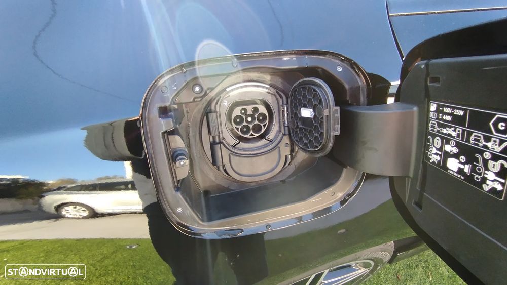 Mercedes-Benz A 250 Limousine e AMG Line - 6