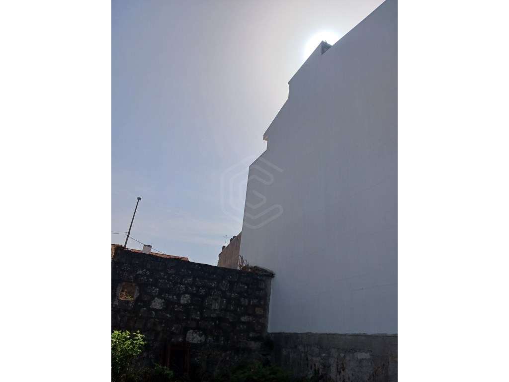 Terreno para construção a 1500m do Hospital de São João, São Mamede... - Grande imagem: 5/7