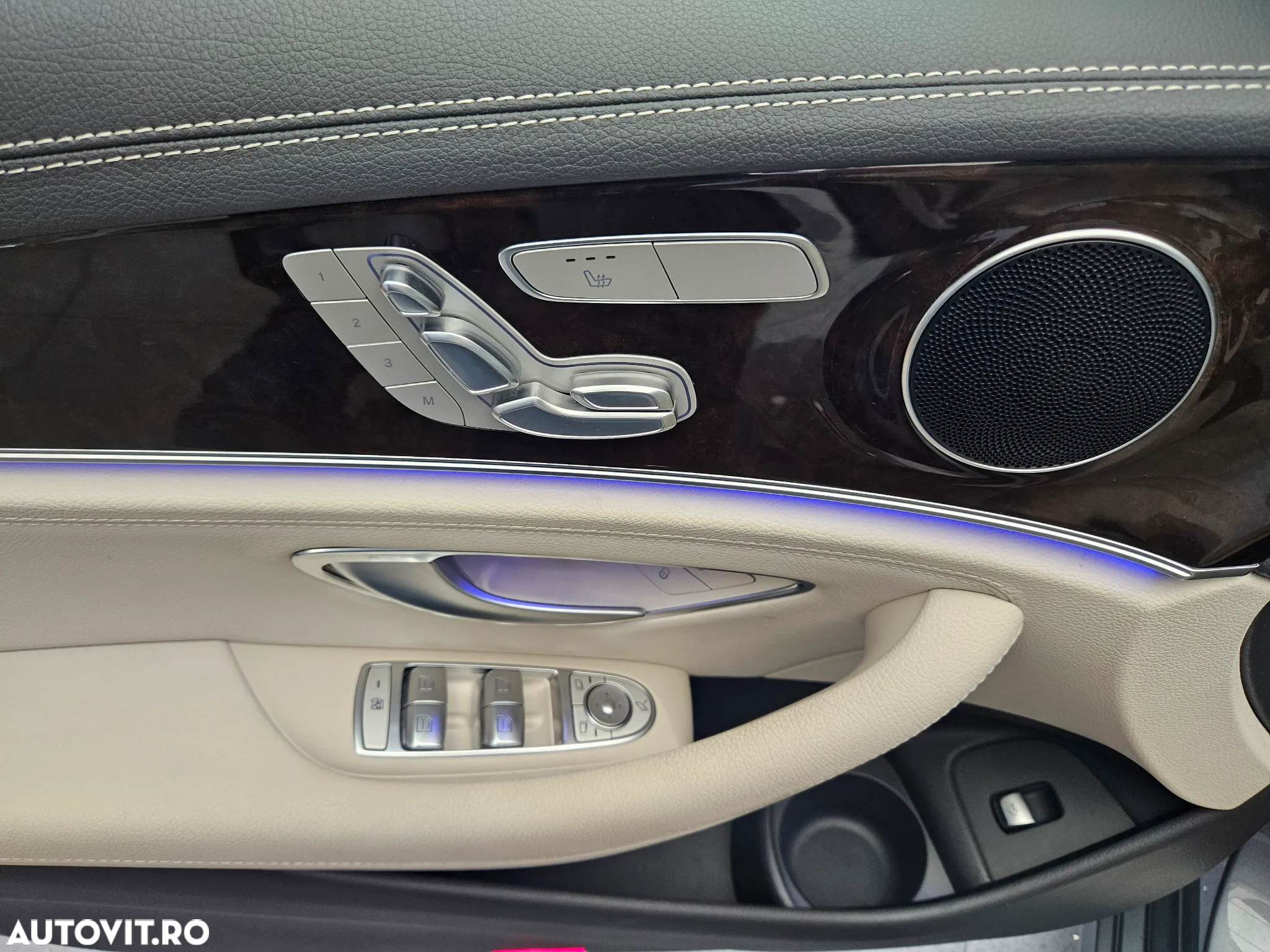 Mercedes-Benz E 300 de 4MATIC Aut. - 24
