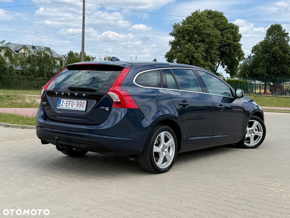 Volvo V60 D2 Momentum - 23