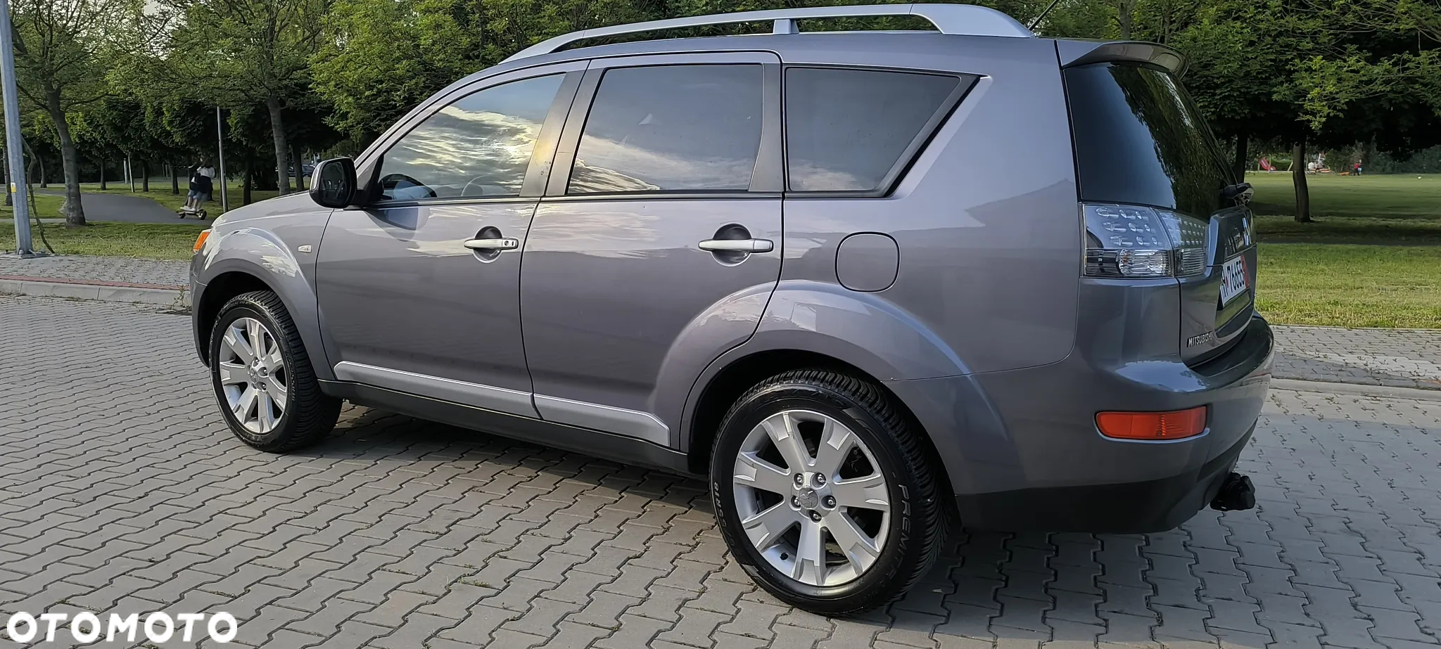 Mitsubishi Outlander 2.4 4WD CVT Intense - 14