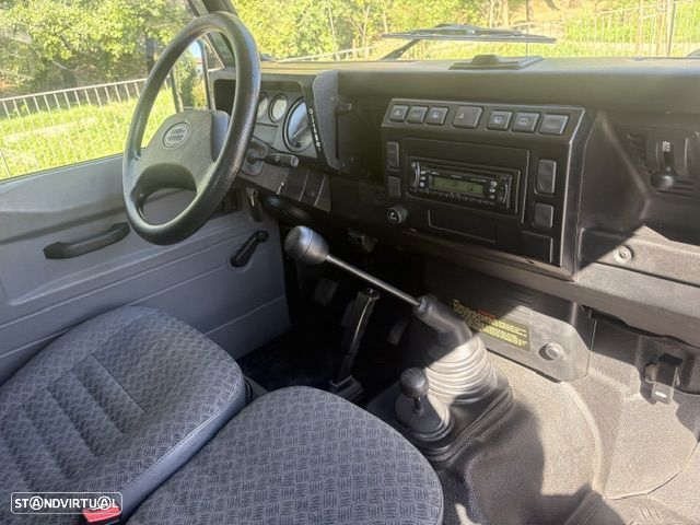 Land Rover Defender 90 2.5 TD5 Metal Top - 30