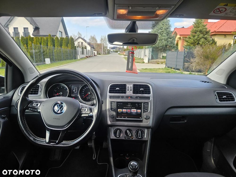 Volkswagen Polo 1.2 TSI Blue Motion Technology Lounge - 16