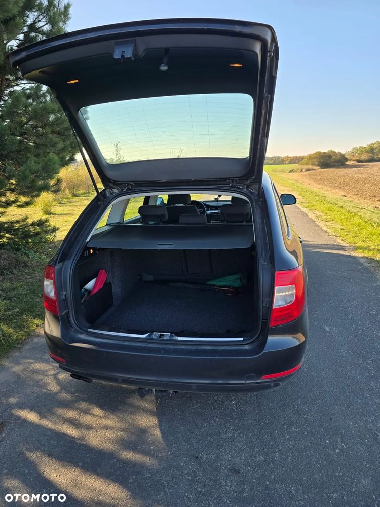 Skoda Superb 2.0 TDI Ambition DSG - 8