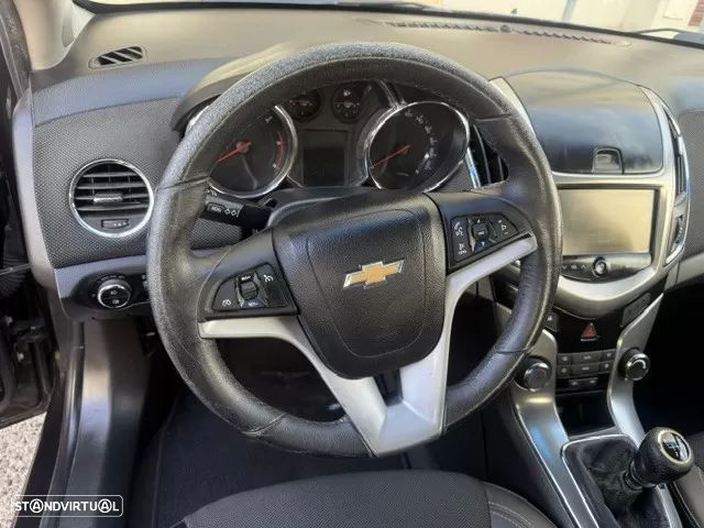Chevrolet Cruze 1.7 VCDi LT - 18