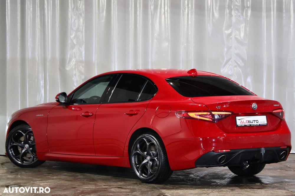 Alfa Romeo Giulia 2.2 AT8-Q4 Veloce - 4