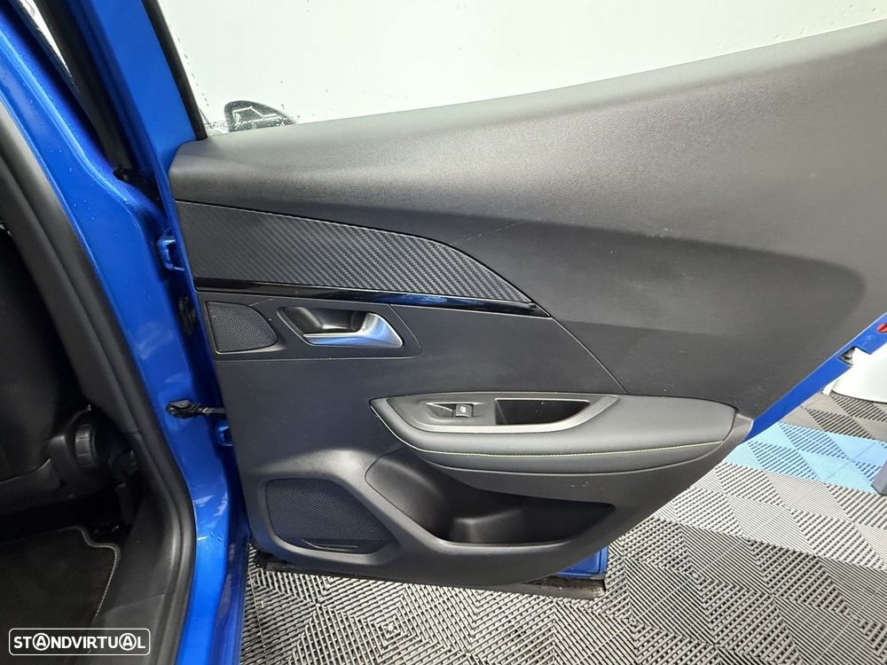 Peugeot e-2008 50 kWh GT - 24
