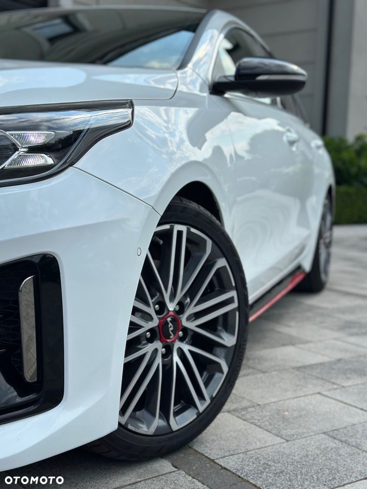 Kia ProCeed 1.6 T-GDI GT DCT - 12