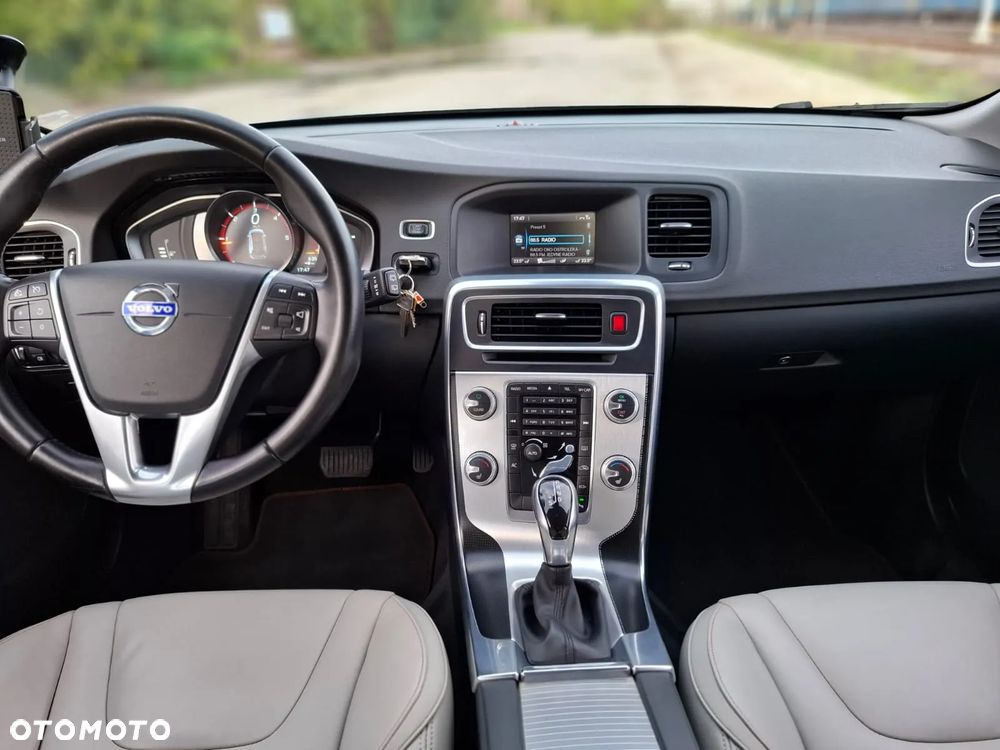 Volvo V60 D4 Drive-E Ocean Race - 15