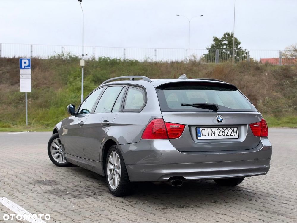 BMW 3 Series 2009 photo 4