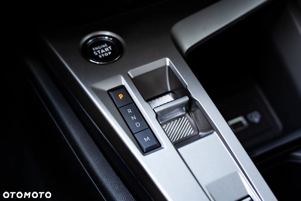 Peugeot 408 HYBRID 145 e-DSC6 Allure - 19