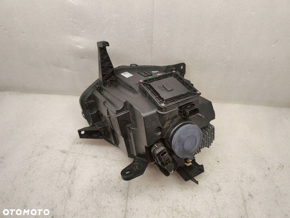 Renault Twingo III ZW Z LED Przód strona lewa 260602593R - 6