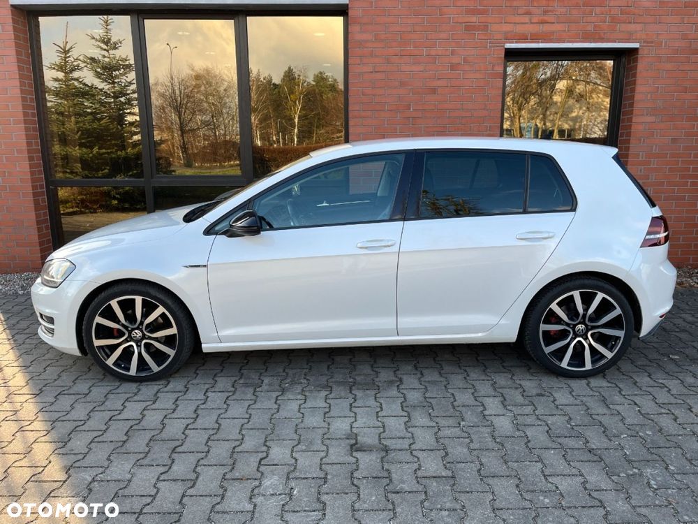 Volkswagen Golf 2.0 BlueTDI DSG Highline - 29
