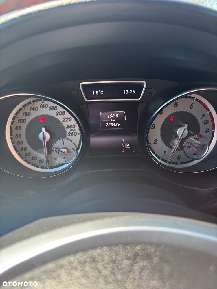 Mercedes-Benz CLA 250 7G-DCT - 12
