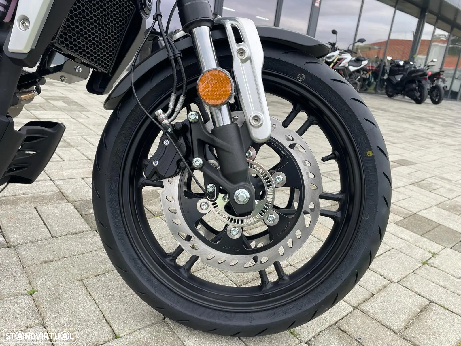 Voge 300AC - 12