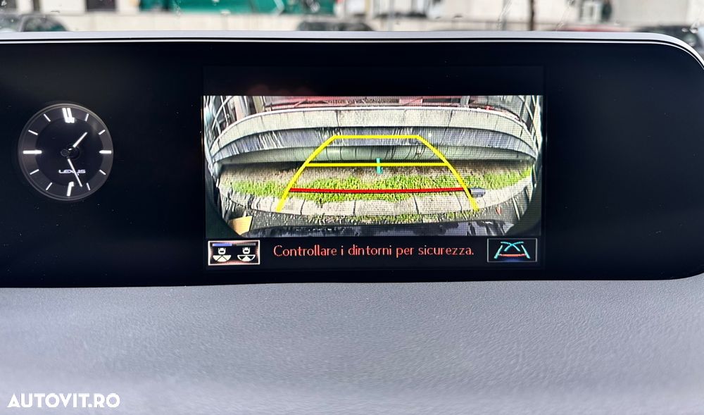 Lexus UX 250h Business Edition - 13