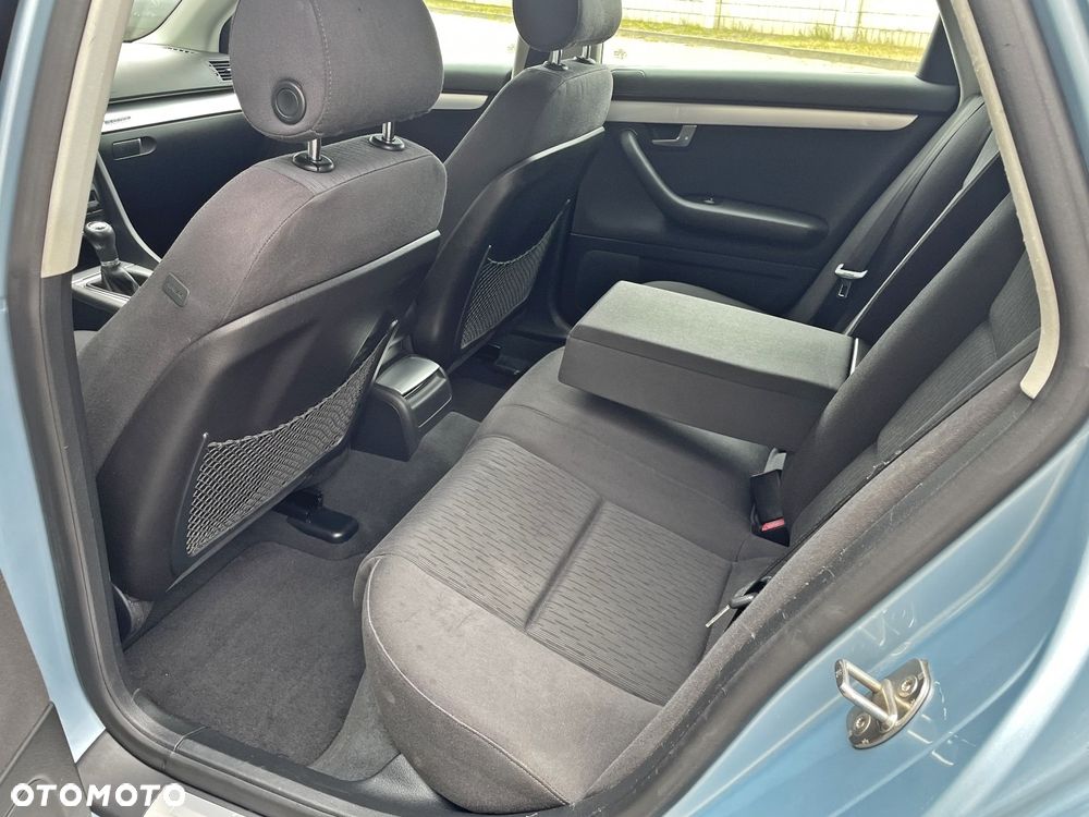 Audi A4 ver-1-8-t-quattro - 24