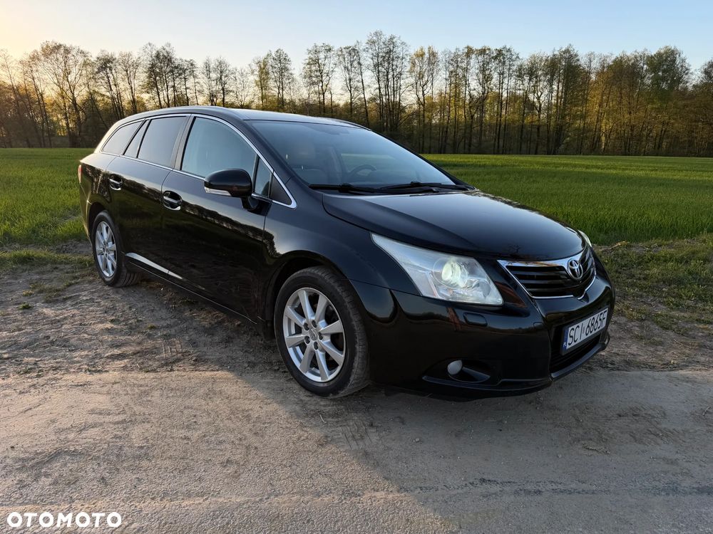 Toyota Avensis 1.8 Premium EU5 - 18