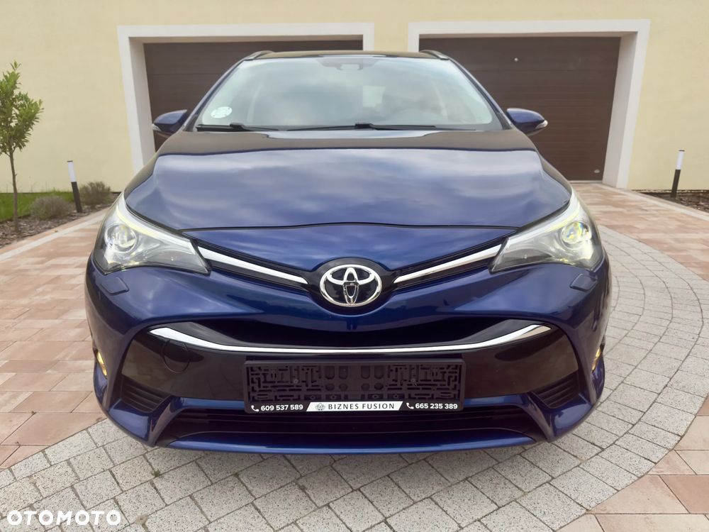 Toyota Avensis 1.8 Premium - 24