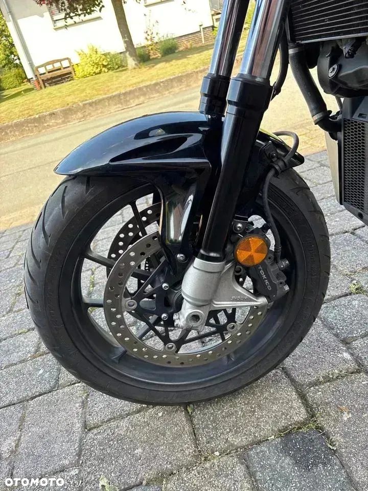 Honda VFR - 10
